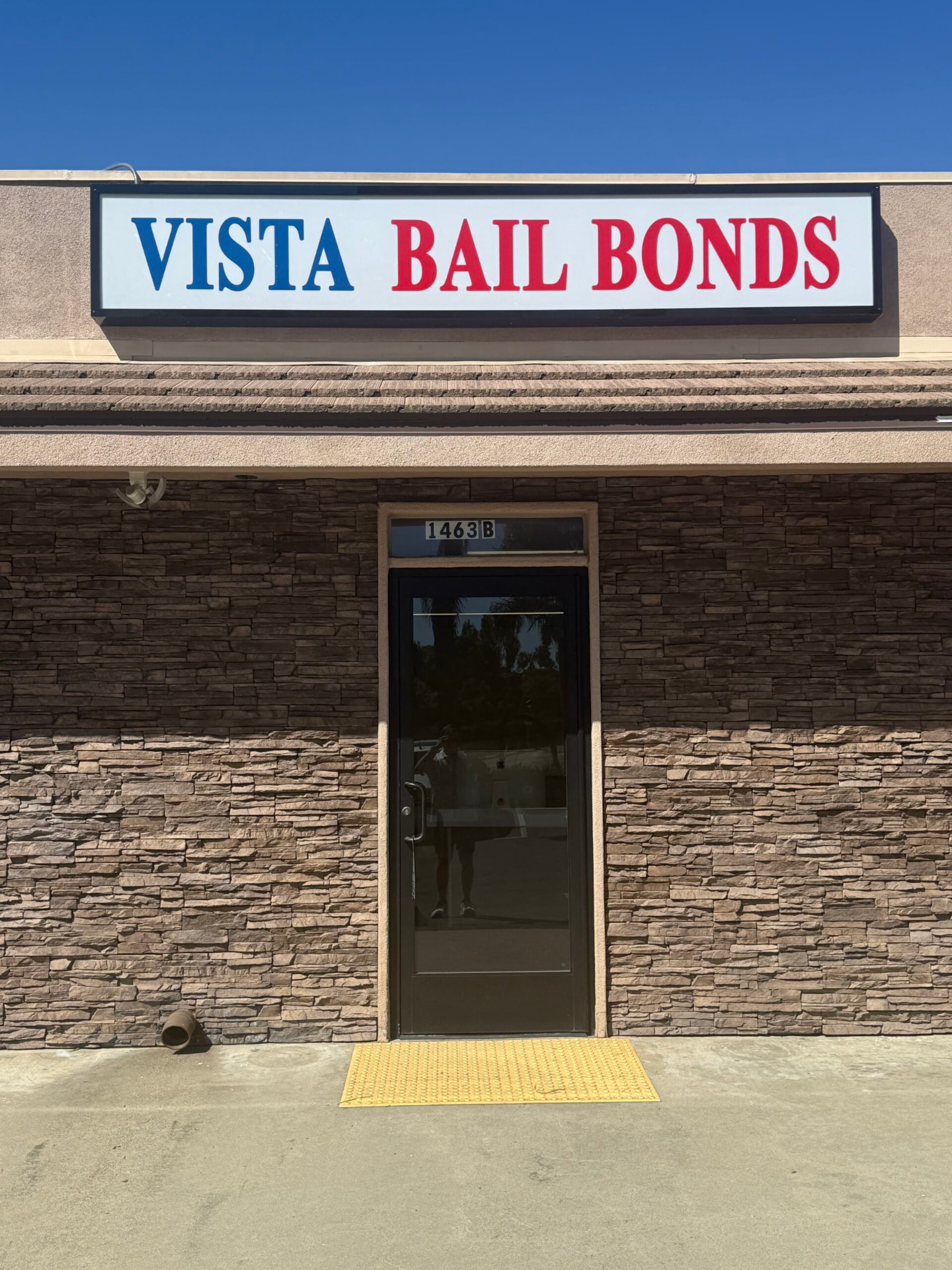 Vista Bail Bonds office exterior at 1463 W Vista Way, Suite B, Vista, CA 92083